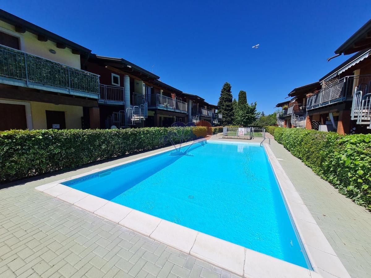 Residenza La Corte Castelnuovo del Garda Bagian luar foto