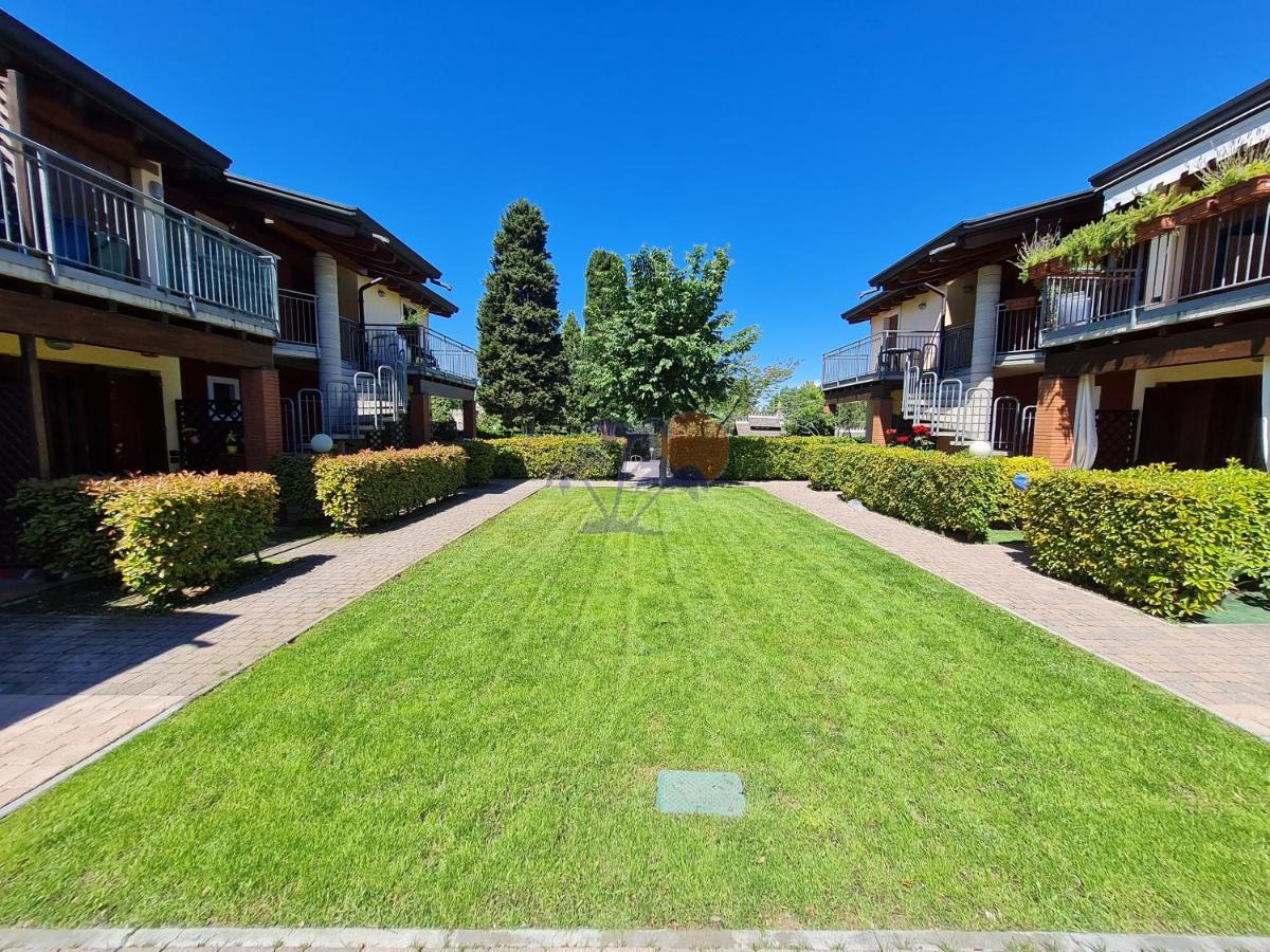 Residenza La Corte Castelnuovo del Garda Bagian luar foto
